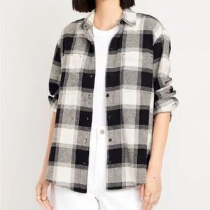 OLD NAVY Boyfriend Fit Plaid Button-Up Shirt in Black and White Size Medium